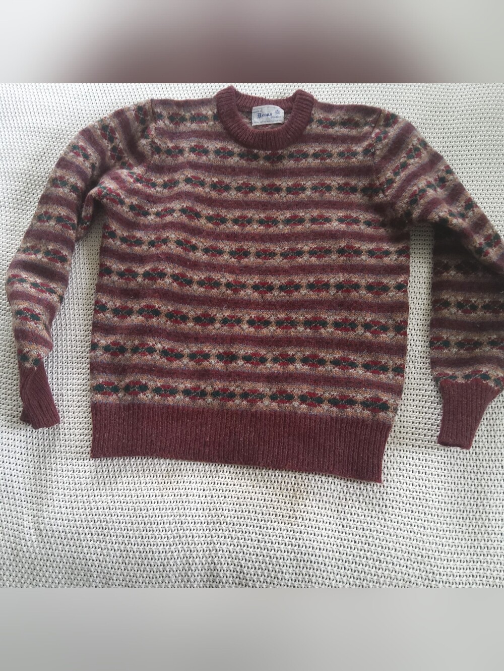 Unisex Vintage Maroon Fair Isle Patter 100% Wool Dean's Of Scotland Sweater